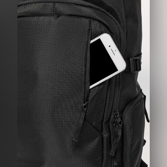 Lululemon Room To Roam Backpack *23L - Black - Picture 4 of 6